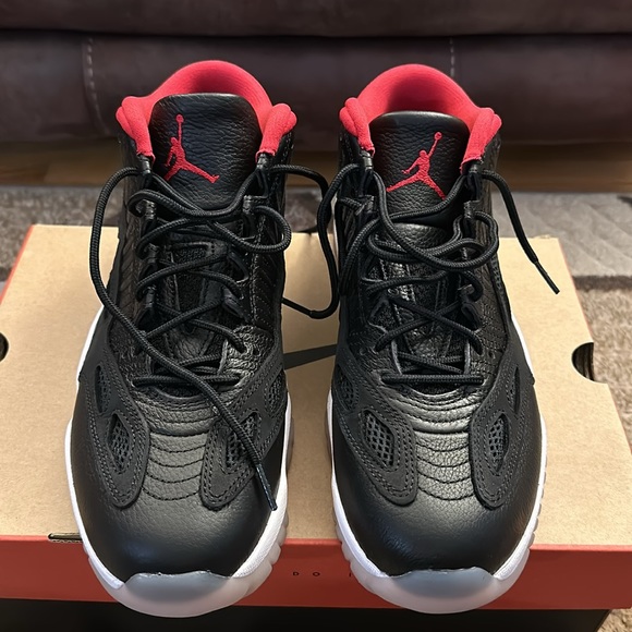 AIR JORDAN 11 RETRO LOW - Picture 2 of 9